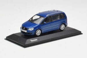 Volkswagen Touran Blau Minichamps 1:43 TOURAN002 Metall — Bild 2 von 4