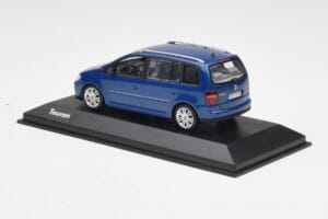 Volkswagen Touran Blau Minichamps 1:43 TOURAN002 Metall — Bild 3 von 4