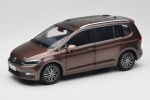 Volkswagen Touran 5T Braun Paudi Model 1:18 ZVE000003BRA Metall
