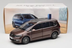Volkswagen Touran 5T Braun Paudi Model 1:18 ZVE000003BRA Metall — Bild 8 von 8