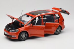 Volkswagen Touran 5T Orange Paudi Model 1:18 ZVE000003ORA Metall — Bild 2 von 8