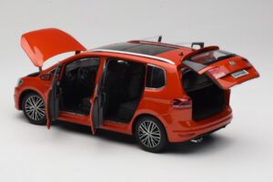 Volkswagen Touran 5T Orange Paudi Model 1:18 ZVE000003ORA Metall — Bild 5 von 8