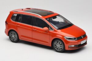 Volkswagen Touran 5T Orange Paudi Model 1:18 ZVE000003ORA Metall — Bild 6 von 8