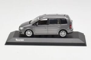 Volkswagen Touran Sport Platinum Grey Minichamps 1:43 TOURAN003 Metall