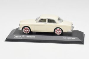 Volvo 121 Amazon Weiß Minichamps 1:43 430171040 Metall