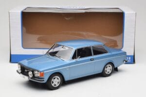 Volvo 142 Hellblau MCG 1:18 MCG18444 Metall — Bild 6 von 6