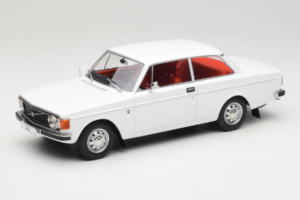 Volvo 142 Weiß MCG 1:18 MCG18445 Metall