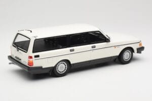 Volvo 240 GL Kombi Weiß Minichamps 1:18 155171412 Metall — Bild 2 von 6