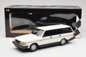 Volvo 240 GL Kombi Weiß Minichamps 1:18 155171412 Metall — Bild 6 von 6