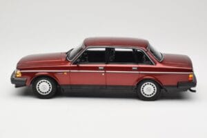Volvo 240 GL Dark Red Metallic Minichamps 1:18 155171406 Metall — Bild 3 von 6
