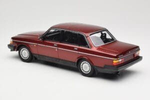 Volvo 240 GL Dark Red Metallic Minichamps 1:18 155171406 Metall — Bild 5 von 6