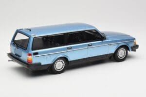 Volvo 240 GL Estate Blue Metallic Minichamps 1:18 155171414 Metall — Bild 2 von 6
