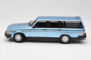 Volvo 240 GL Estate Blue Metallic Minichamps 1:18 155171414 Metall — Bild 3 von 6