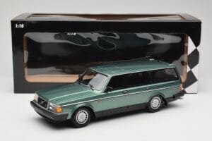 Volvo 240 GL Estate Green Metallic Minichamps 1:18 155171410 Metall — Bild 6 von 6