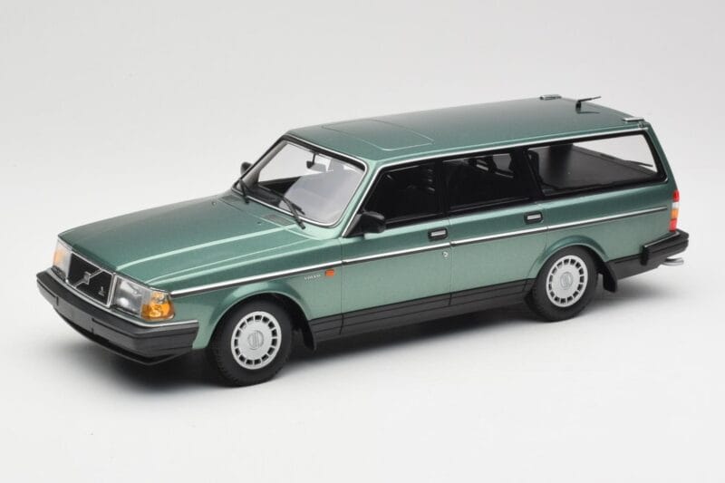 Volvo 240 GL Estate Green Metallic Minichamps 1:18 155171410 Metall