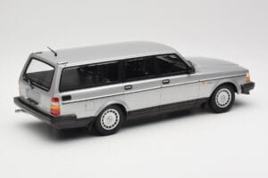 Volvo 240 GL Estate Silber Minichamps 1:18 155171416 Metall — Bild 2 von 6