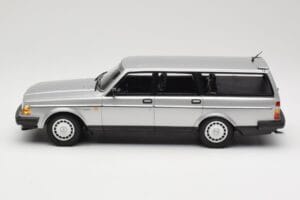 Volvo 240 GL Estate Silber Minichamps 1:18 155171416 Metall — Bild 3 von 6