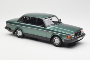 Volvo 240 GL Grün Metallic Minichamps 1:18 155171400 Metall — Bild 4 von 6