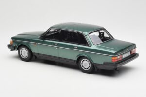 Volvo 240 GL Grün Metallic Minichamps 1:18 155171400 Metall — Bild 5 von 6