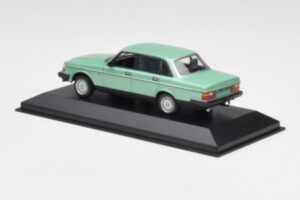 Volvo 240 GL Grün Metallic Minichamps 1:43 400171402 Metall — Bild 3 von 4