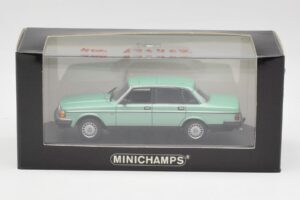 Volvo 240 GL Grün Metallic Minichamps 1:43 400171402 Metall — Bild 4 von 4