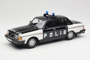 Volvo 240 GL Polis Sweden Schwarz Minichamps 1:18 155171497 Metall