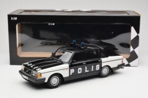 Volvo 240 GL Polis Sweden Schwarz Minichamps 1:18 155171497 Metall — Bild 6 von 6
