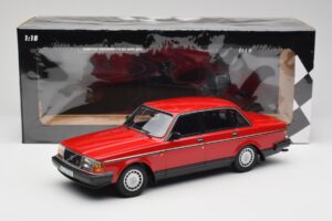 Volvo 240 GL Rot Minichamps 1:18 155171401 Metall — Bild 6 von 6