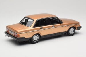 Volvo 240 GL Gold Minichamps 1:18 155171405 Metall — Bild 2 von 6