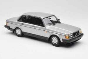 Volvo 240 GL Silber Minichamps 1:18 155171408 Metall — Bild 4 von 6