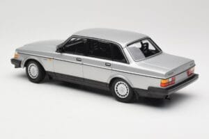 Volvo 240 GL Silber Minichamps 1:18 155171408 Metall — Bild 5 von 6