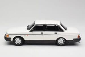 Volvo 240 GL Weiß Minichamps 1:18 155171402 Metall — Bild 3 von 6