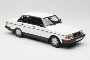 Volvo 240 GL Weiß Minichamps 1:18 155171402 Metall — Bild 4 von 6