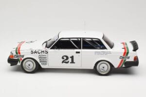Volvo 240 Turbo #21 P. Stureson DTM Winner Wunstorf 1985 AUTOart 1:18 88592 Metall — Bild 4 von 8