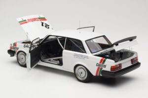 Volvo 240 Turbo #21 P. Stureson DTM Winner Wunstorf 1985 AUTOart 1:18 88592 Metall — Bild 5 von 8