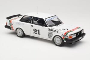 Volvo 240 Turbo #21 P. Stureson DTM Winner Wunstorf 1985 AUTOart 1:18 88592 Metall — Bild 6 von 8