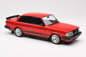 Volvo 240 Turbo Rot Custom IXO 1:18 18CMC177 Metall — Bild 4 von 5