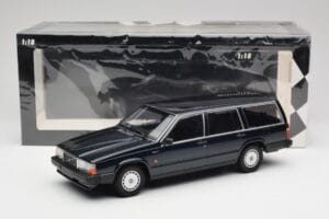 Volvo 740 GL Kombi Dunkelgrün Metallic Minichamps 1:18 155171771 Metall — Bild 6 von 6