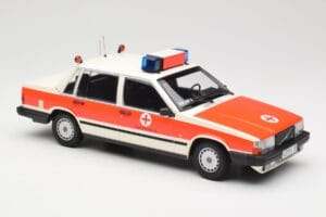Volvo 740 GL DRK Aschaffenburg Minichamps 1:18 155171790 Metall — Bild 4 von 6