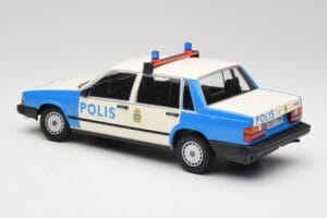 Volvo 740 GL Schwedische Polizei Minichamps 1:18 155171791 Metall — Bild 5 von 6