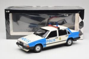 Volvo 740 GL Schwedische Polizei Minichamps 1:18 155171791 Metall — Bild 6 von 6