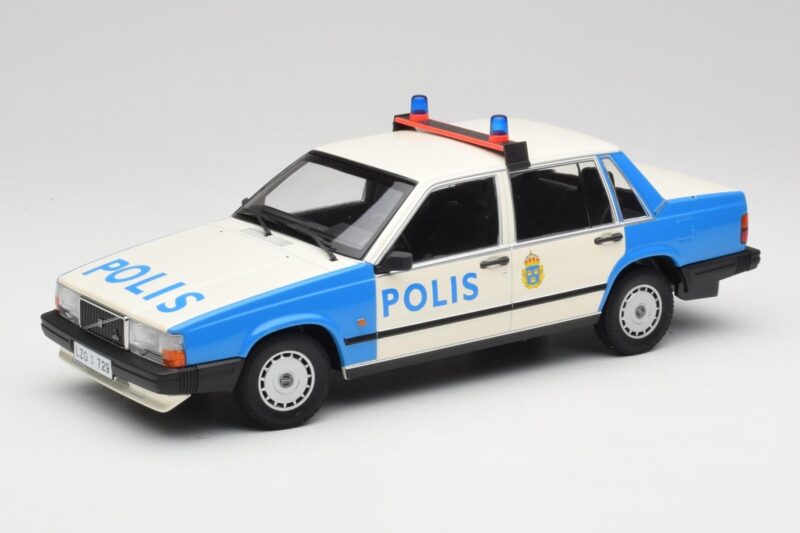 Volvo 740 GL Schwedische Polizei Minichamps 1:18 155171791 Metall