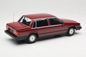Volvo 740 GL Rot Minichamps 1:18 155171704 Metall — Bild 2 von 6