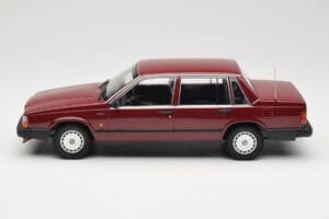Volvo 740 GL Rot Minichamps 1:18 155171704 Metall — Bild 3 von 6