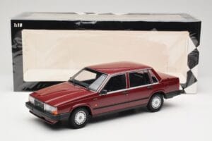 Volvo 740 GL Rot Minichamps 1:18 155171704 Metall — Bild 6 von 6
