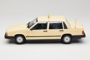 Volvo 740 GL Taxi Deutschland Minichamps 1:18 155171792 Metall — Bild 3 von 6