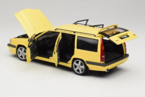 Volvo 850 T-5R Kombi Cream Yellow AUTOart 1:18 79506 Metall — Bild 5 von 8