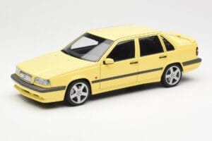 Volvo 850 T-5R Gelb AUTOart 1:18 79501 Metall