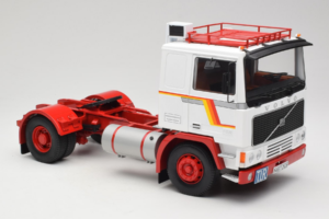 Volvo F12 Weiss Rot Road Kings 1:18 RK180031 Metall — Bild 6 von 8