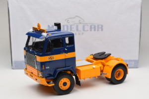 Volvo F88 Dunkelblau Gelb MCG 1:18 MCG18140 Metall — Bild 8 von 8